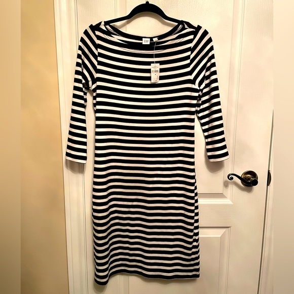 Gap dress black and white strip size medium - Picture 2 of 8